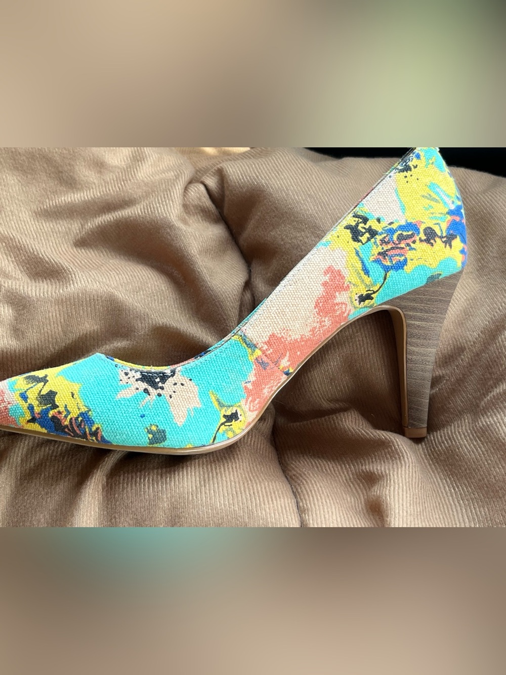 Unlisted by Kenneth Cole "Part Y" Statement Floral Pointed Toe Pump [7.5]